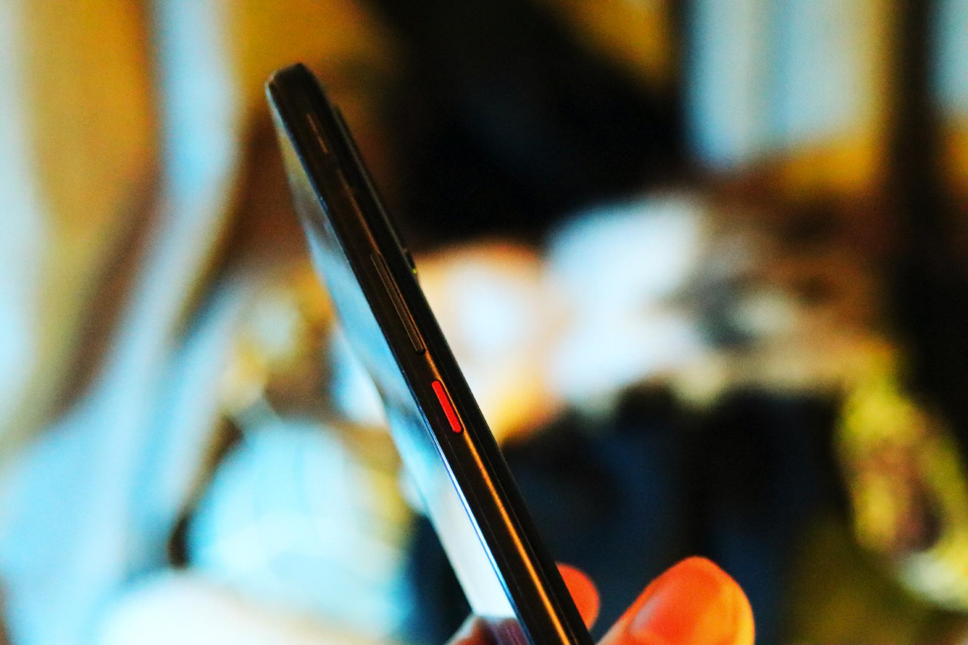 抛去游戏手机标签，作为一款普通手机，iQOO3体验究竟如何？