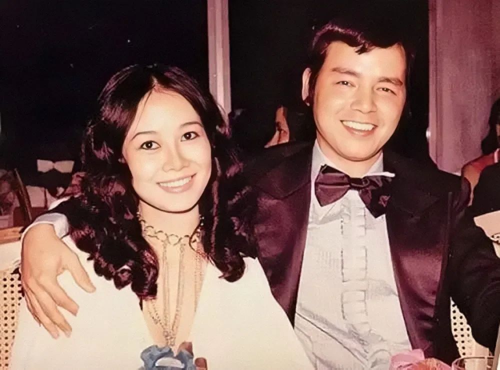 穿三百万皮草的香江富贵花，前半生让人羡慕，后半生却惨遭唾骂？