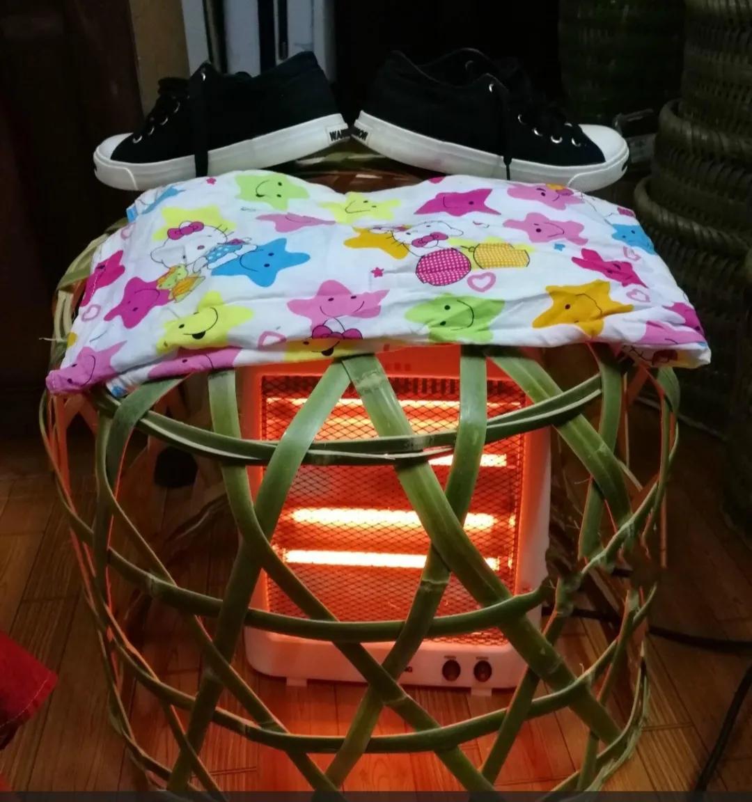 身上像穿湿衣服的感觉,湿气重衣服湿了