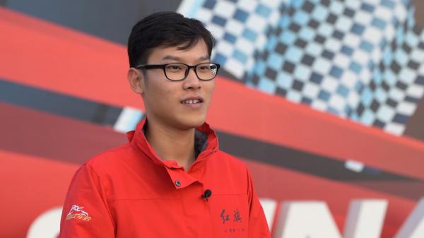 泰岳红车会车主,泰岳红车会