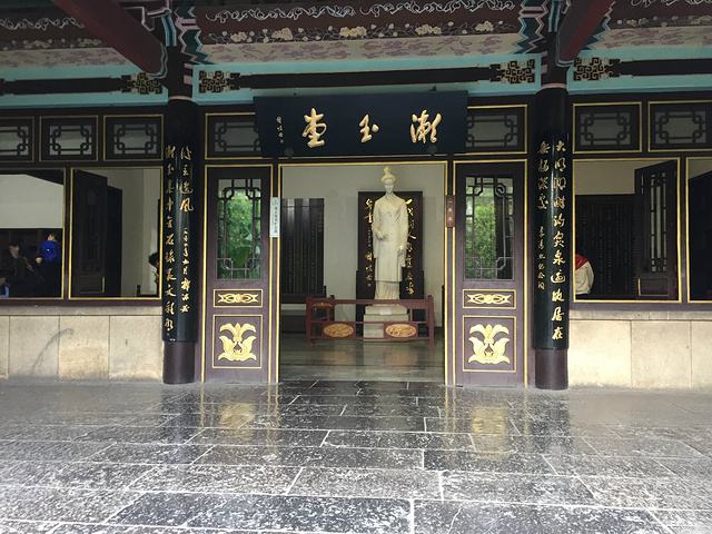 张爱玲晚景,张爱玲晚年为什么穷困潦倒