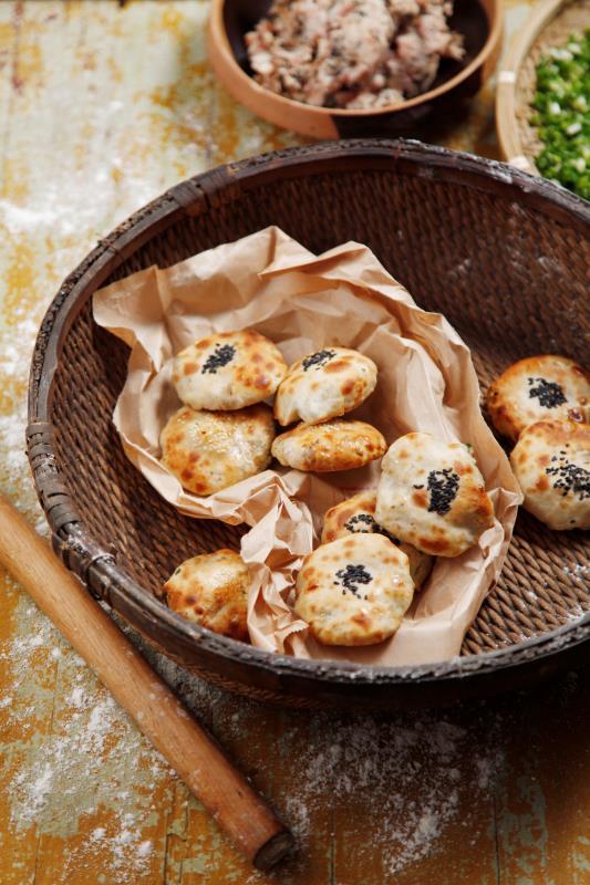 在饭店吃点热乎乎的,在外地热乎乎的饭菜就是幸福