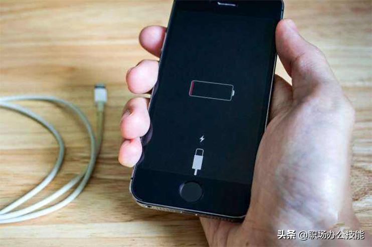 手机充电什么时候充最好,手机充电是一次充满好还是随时充