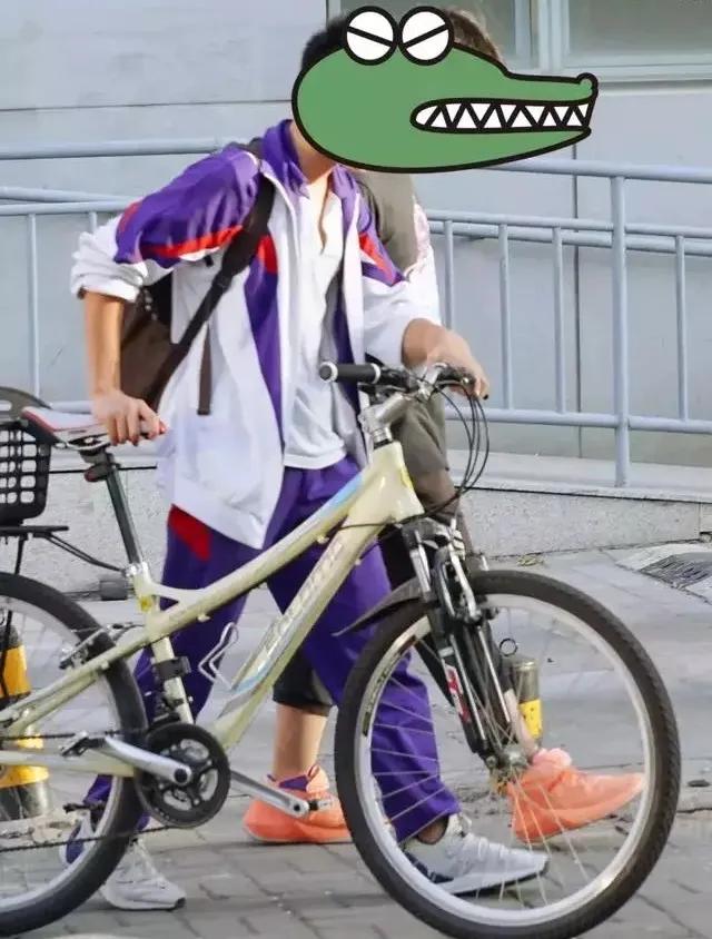 天津神仙校服,天津各个职大的校服