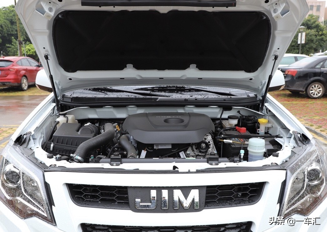 2.5T柴油发动机+分时四驱，五十铃新款瑞迈S，“小货车”变精致了