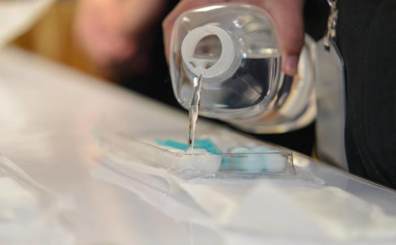 戈赞：狗子口腔溃疡怎么办千万别再喂它喝牛奶了