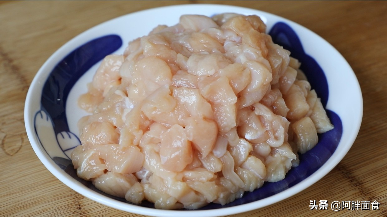 最简单的熬黄豆酱的做法,快速熬制黄豆酱的做法