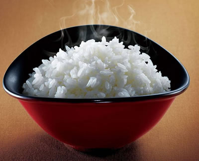 蒸米饭粘锅的做法,做米饭老是粘锅怎么弄