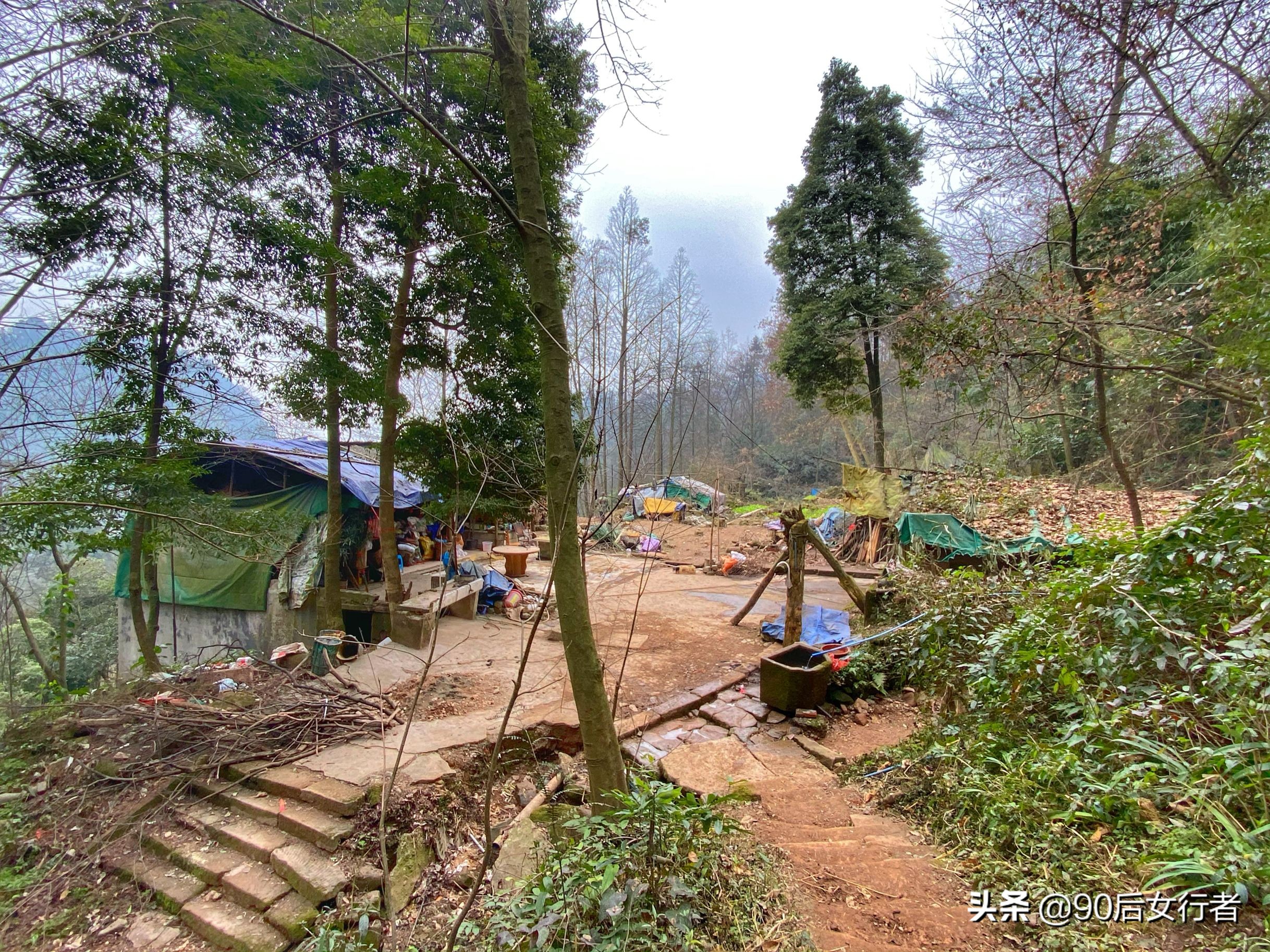 青城山隐居84岁道长教游客太极,拜会青城山