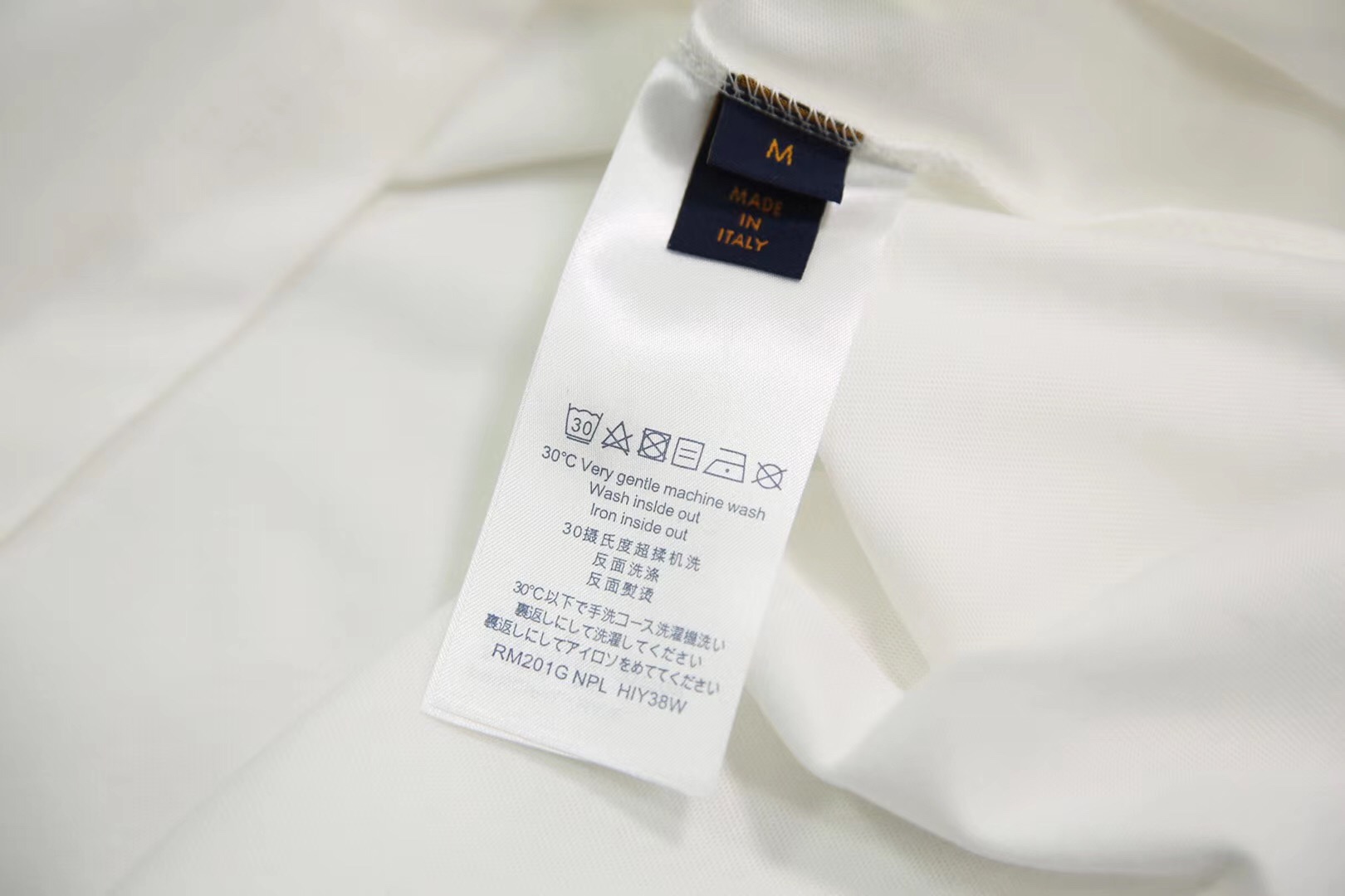 为什么微信上很多假冒老外骗人,微信上卖仿冒奢侈品