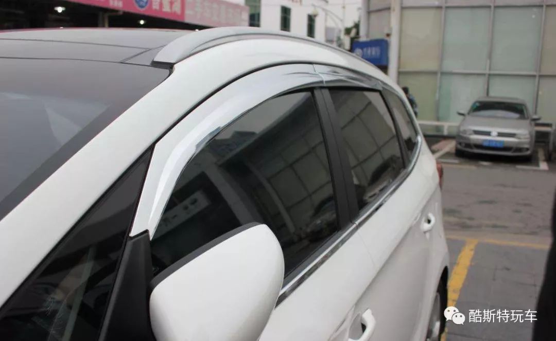 汽车晴雨挡装上去是好还是不好,汽车晴雨挡容易掉吗