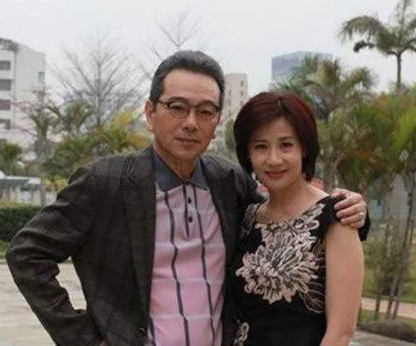 张晨光：演戏38年兢兢业业，捐款两千万无人问，64岁因直播被骂哭