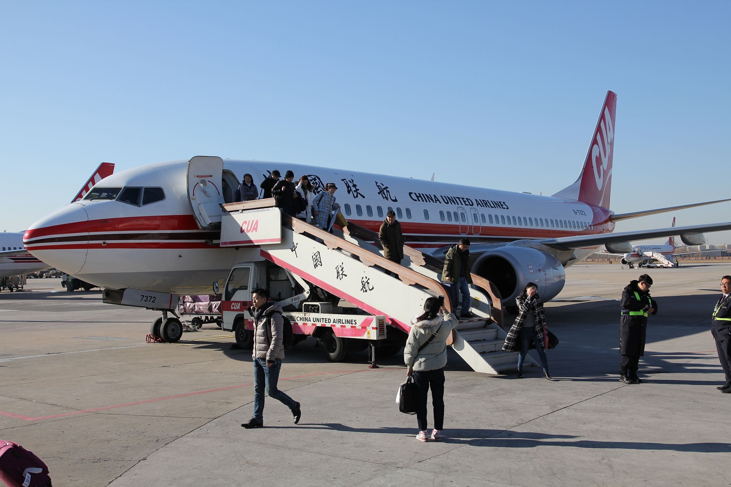 客机为什么突然没油,飞机起飞后发油量不够