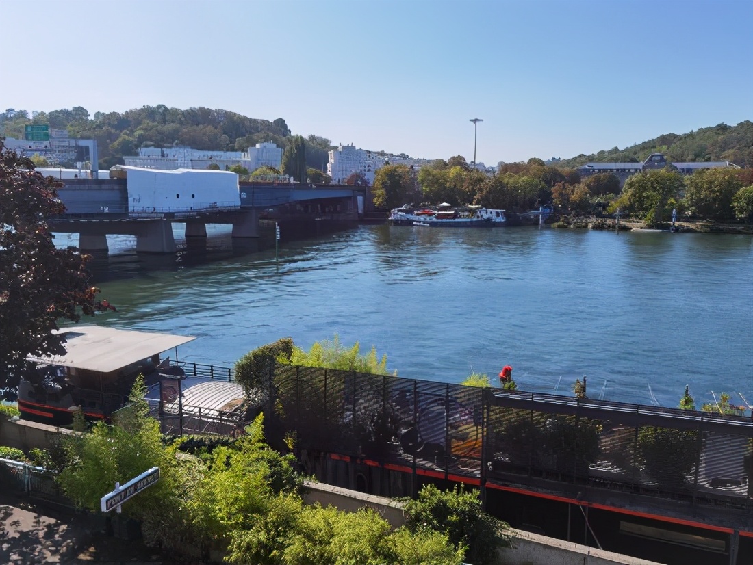 手机摄像头刮花了影响拍照吗,手机摄像头玻璃刮花有影响吗