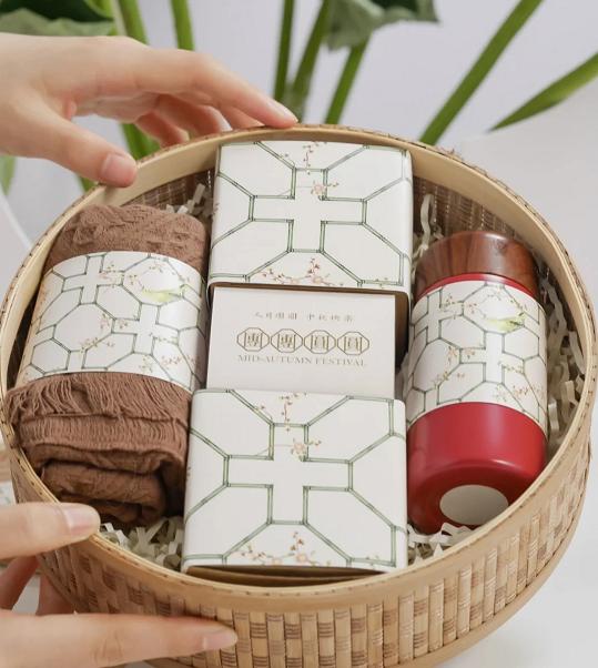 中秋创意礼盒包装空盒子,中秋月饼礼盒通版牛皮纸包装案例