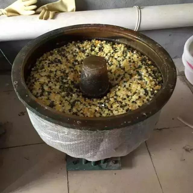 蜜蜡珠子怎么加工视频,蜜蜡珠子怎么做出来