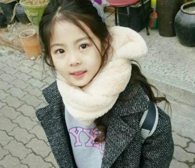 女儿太漂亮妈妈嫉妒,女儿太漂亮遭母亲嫉妒