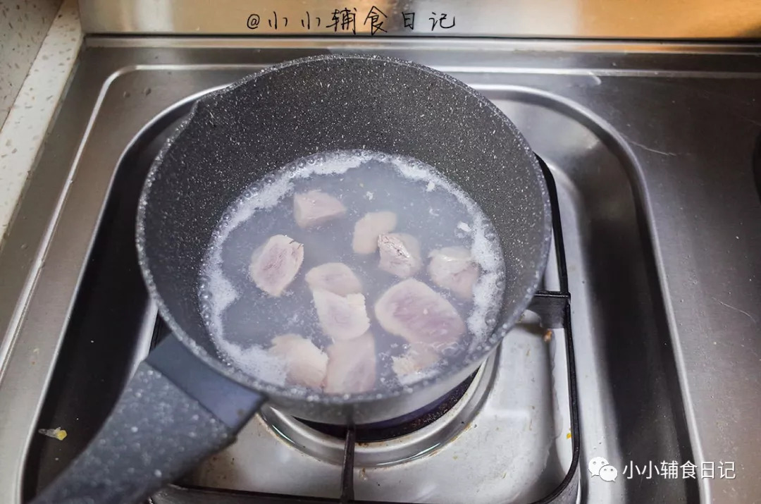 一岁多的孩子不爱吃肉和菜怎么办,孩子不爱吃东西吃了就吐怎么回事