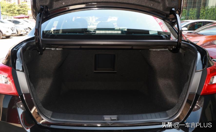 性价比极高非常省油18款日产轩逸,合资1.6t便宜车型