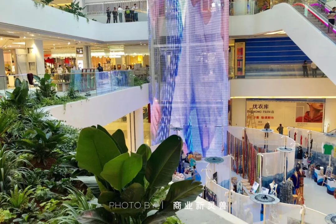 momopark购物中心潮玩,吉祥村momopark网红地