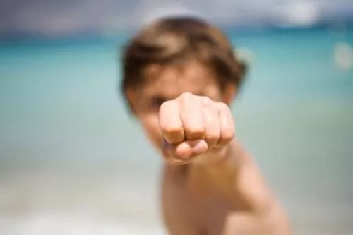 是时候与过去告别了：如何才能治愈儿童心理创伤