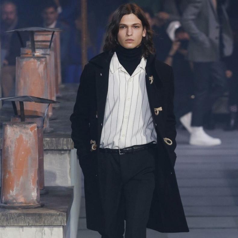 全身黑怎么搭配,全身黑搭配亮点