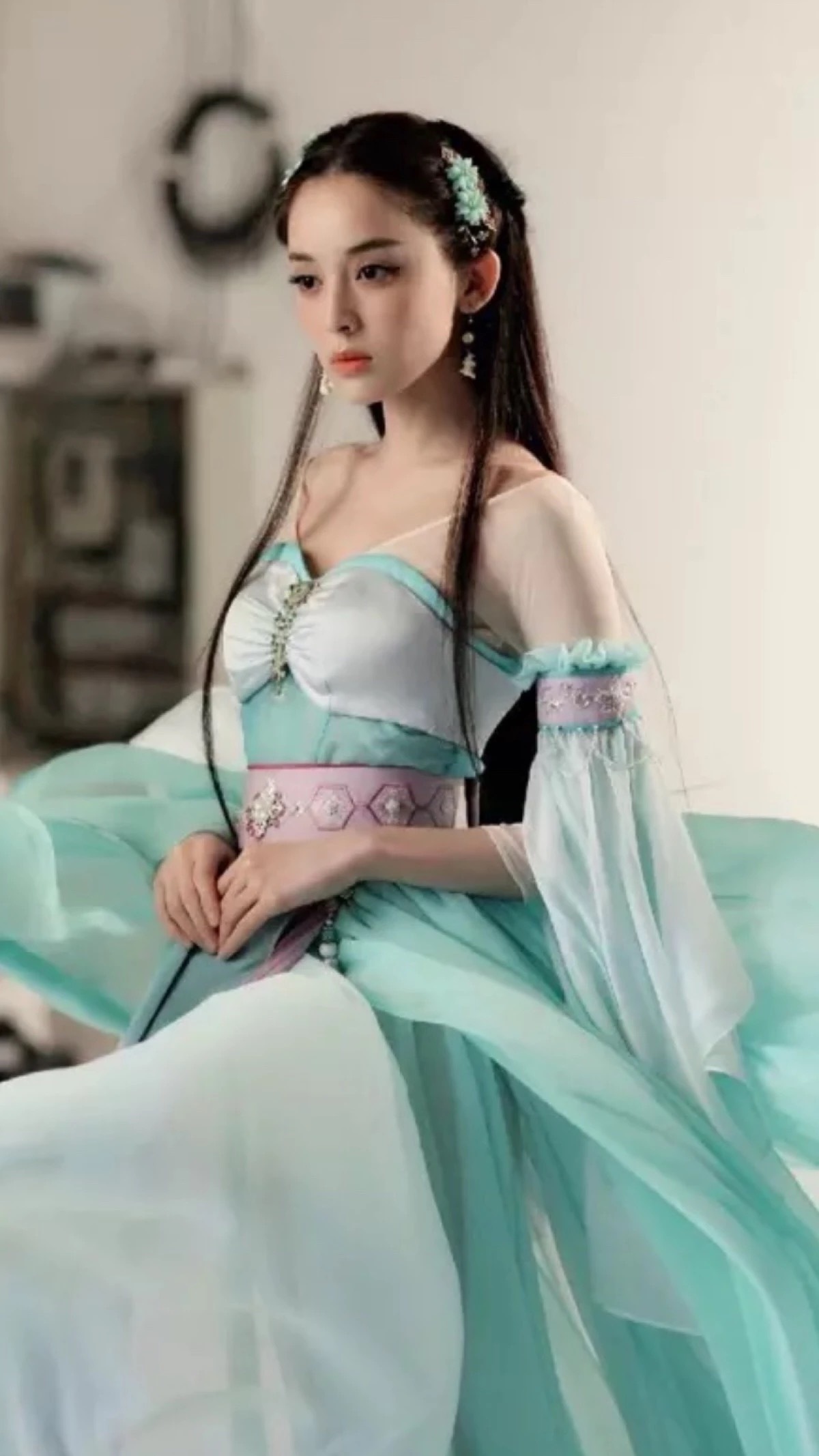 八位最惊艳的古装女子图片手绘,明星手绘壁纸古装