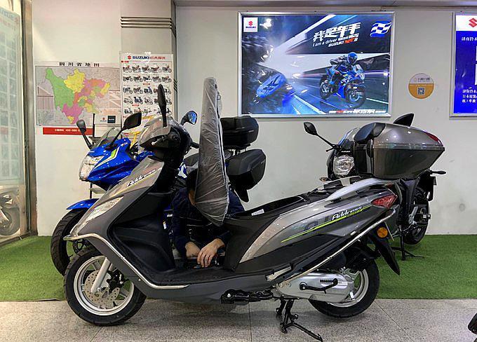 铃木uu125百万纪念版多钱,铃木uu125成交价