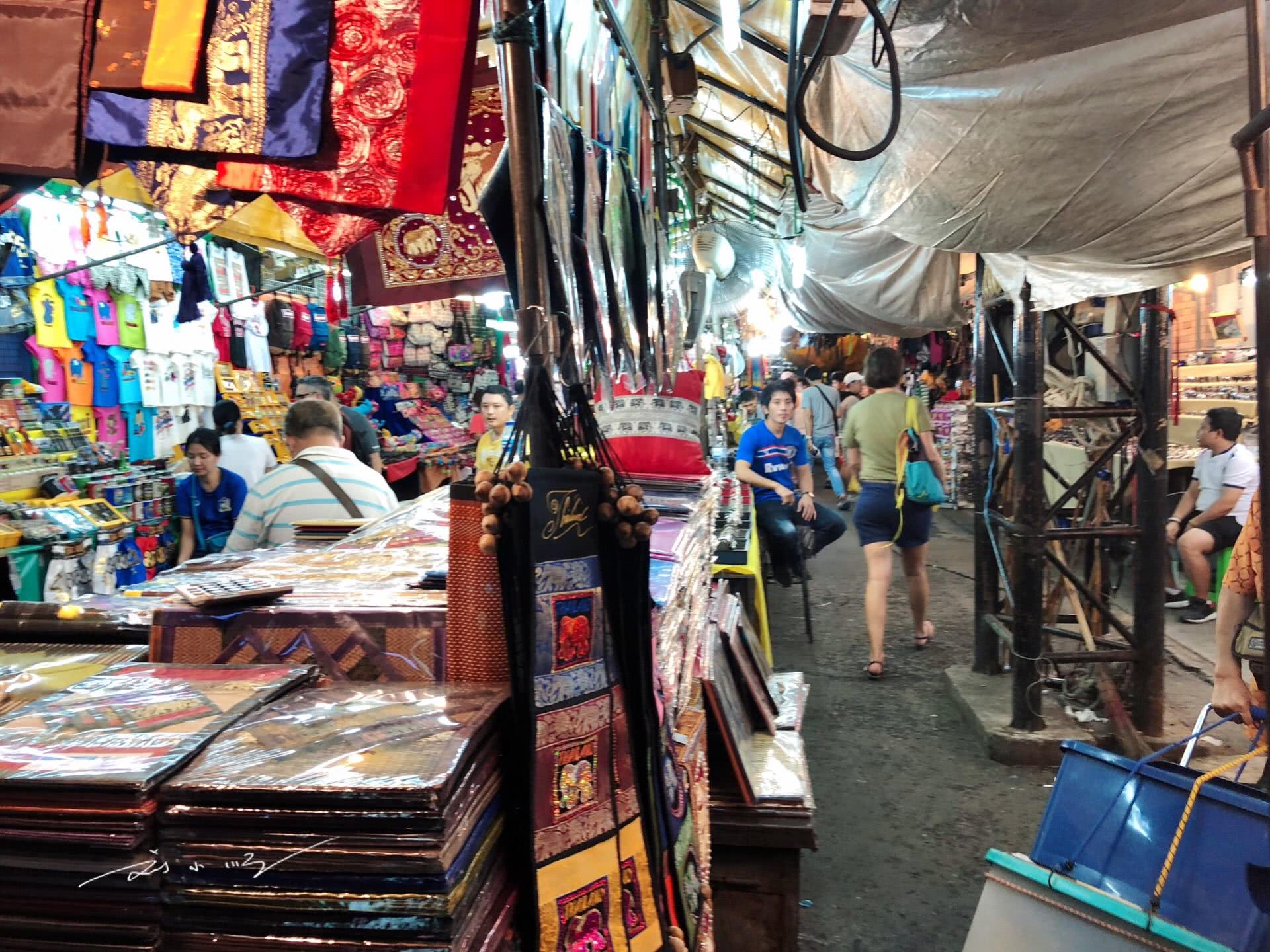 泰国曼谷夜景高清视频,泰国曼谷虹灯区的异国风情