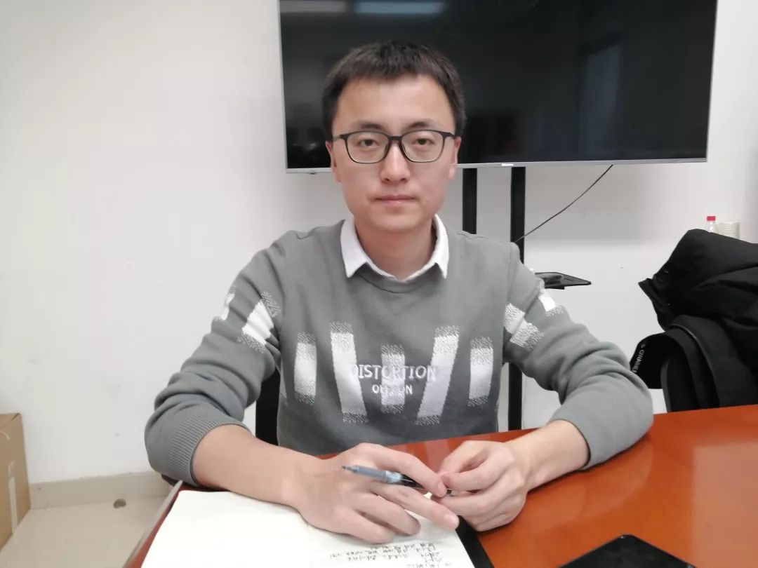 24岁北航博士毕业，受聘211高校副教授，他用三个词总结经验