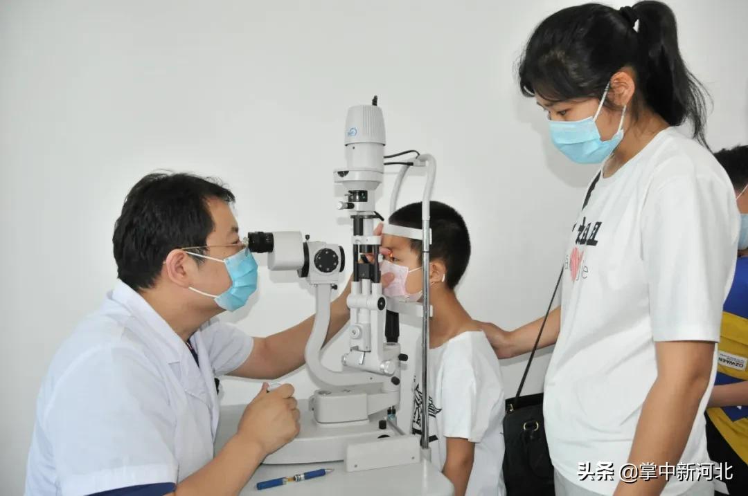 眼科爱眼日护眼宣传照片,开展爱眼护眼义诊活动