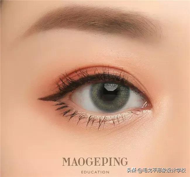 超小眼单眼皮画大眼妆教程,小眼睛眼妆怎么画显大又干净教程