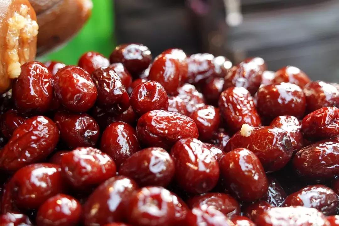 年味｜带上小拖车跟我走！这里买年货实惠好吃