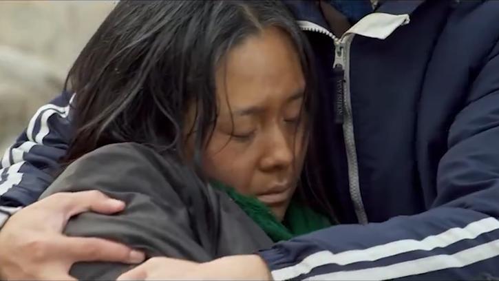 光棍好心收留残疾母女,光棍好心收留精神病女子