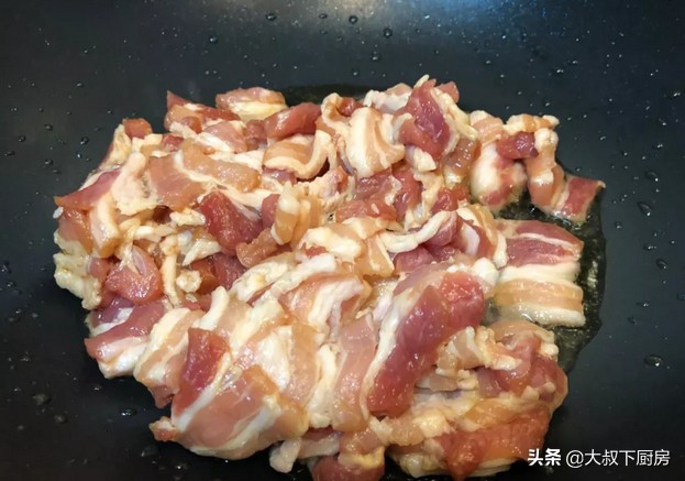 简单好吃的笋尖炒肉片,福建嫩笋尖炒肉