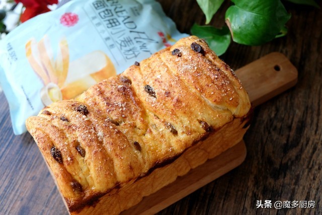 不加黄油炼乳葡萄干面包,蛋挞加淡奶油和炼乳葡萄干做法