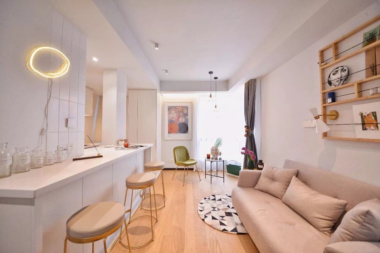 刚装修的学区房在同学群传遍了！3m²厨房被改造得“面目全非”