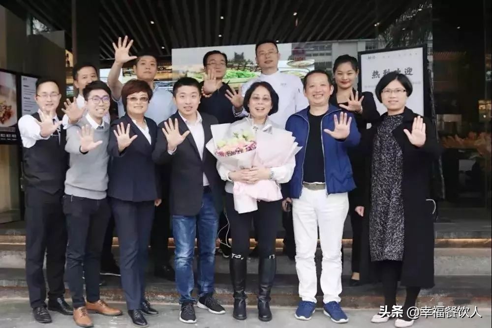 大众点评品类榜首！这家“土到极致”的湘菜馆是如何做到的？