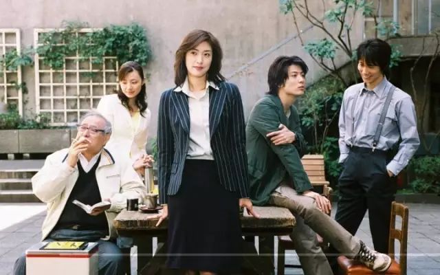 宝冢歌剧团男役可爱片段,宝冢歌剧团男役展示魅力