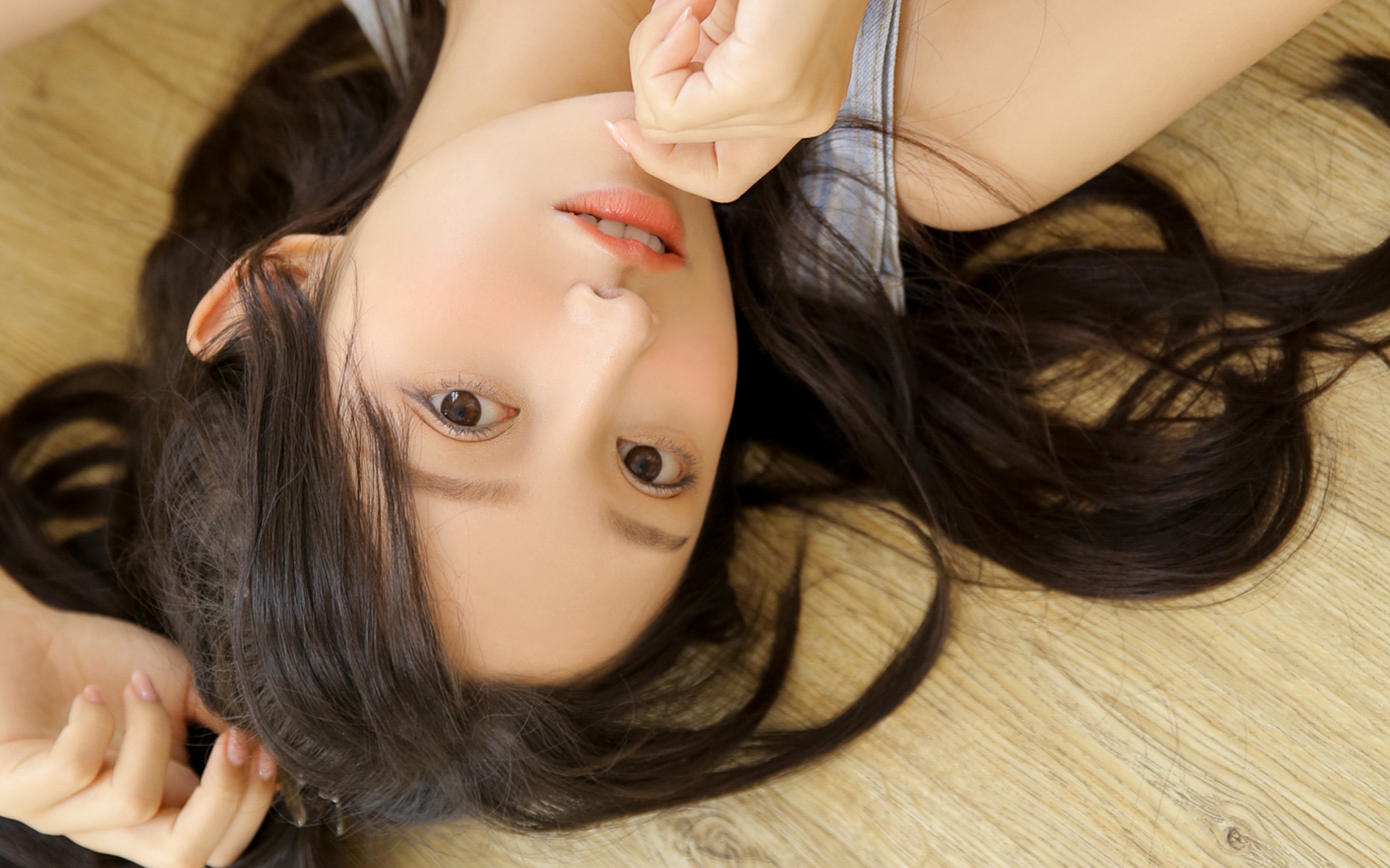 五种职业女人工资不高眼光高,女生不要找这几种职业谈恋爱