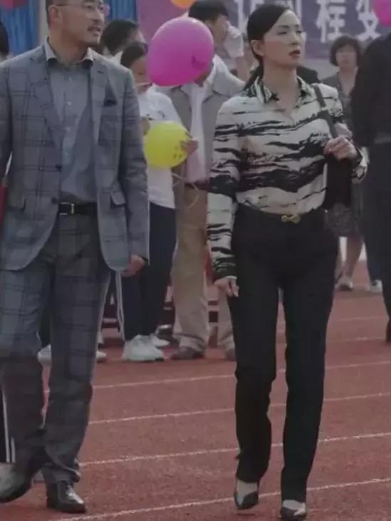 小欢喜王一笛衣品,小欢喜三位妈妈着装