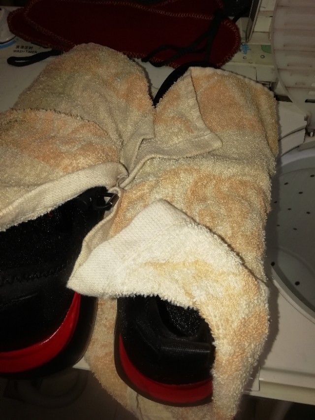 鞋怎么干得快,洗过的鞋怎么晾干得最快