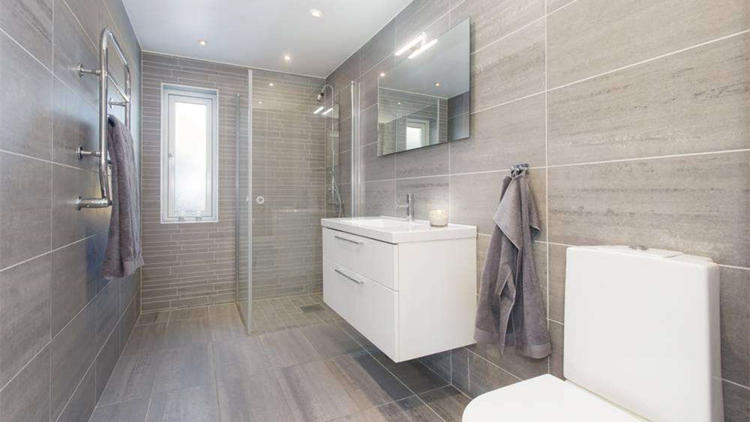 卫生间反味儿什么原因,卫生间潮湿不通风有异味