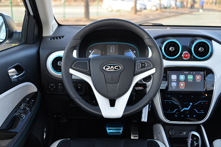 江淮iev7l用后感受,江淮汽车新能源iev7l值不值得买