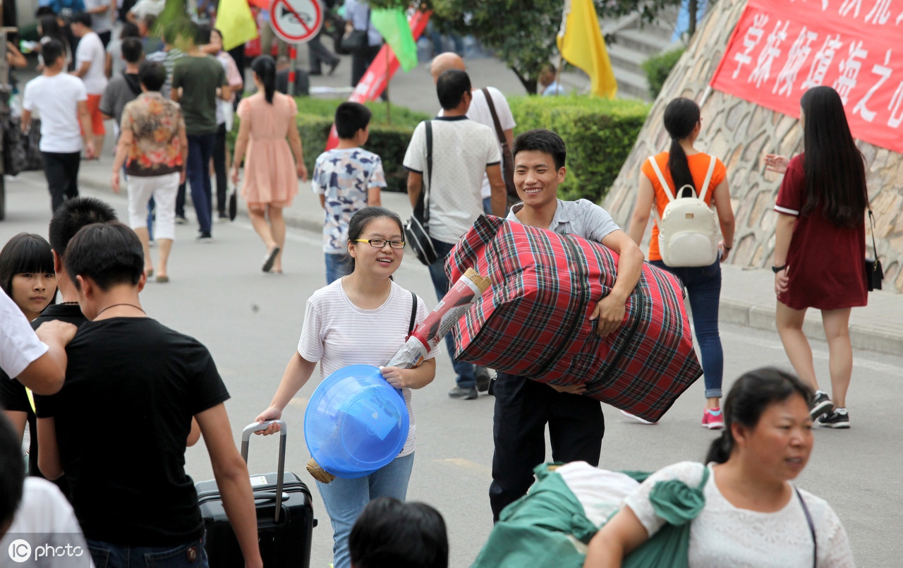 大一新生攻略入学必备物品,大一新生要带的物品