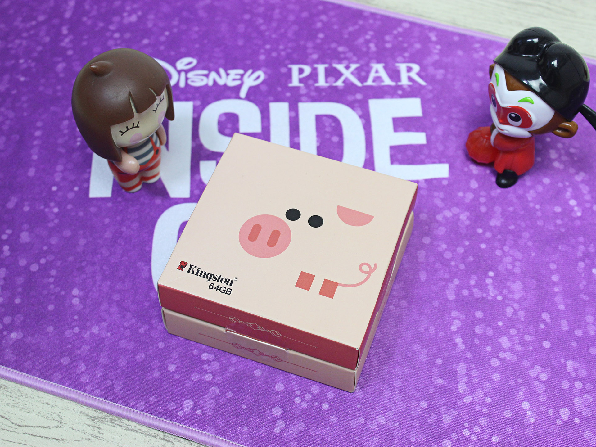 我不是佩奇，金士顿64G猪年生肖U盘悄悄萌到身边