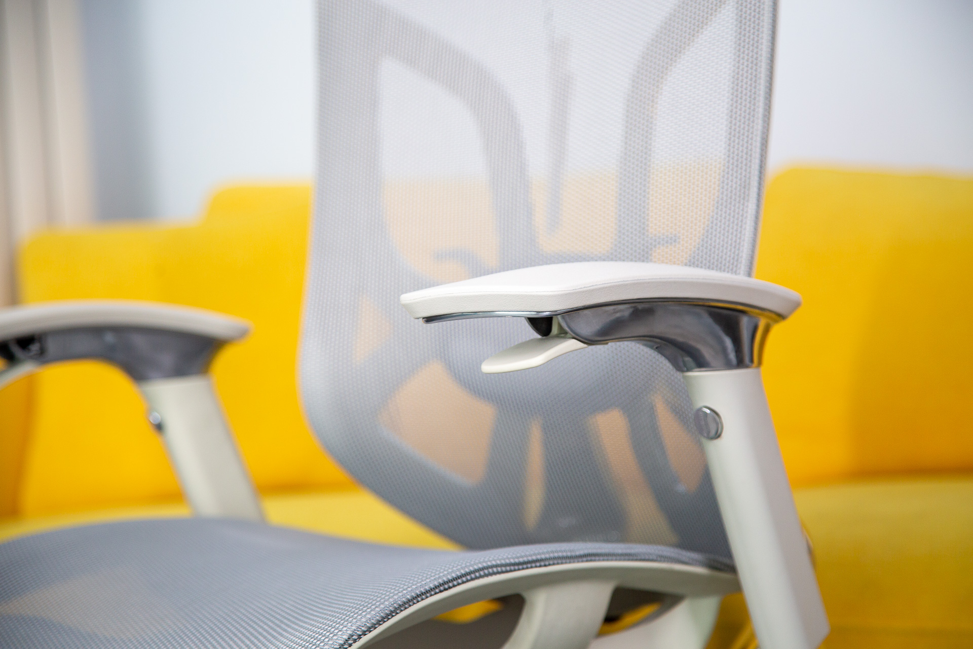 办公室健康改造计划4K价位的Ergoup蝴蝶人体工学椅值得推荐吗？