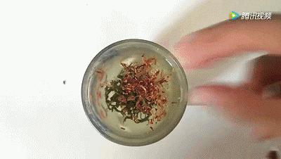 衣柜里放一年的衣服用洗吗,用啥放衣柜里衣服不生虫