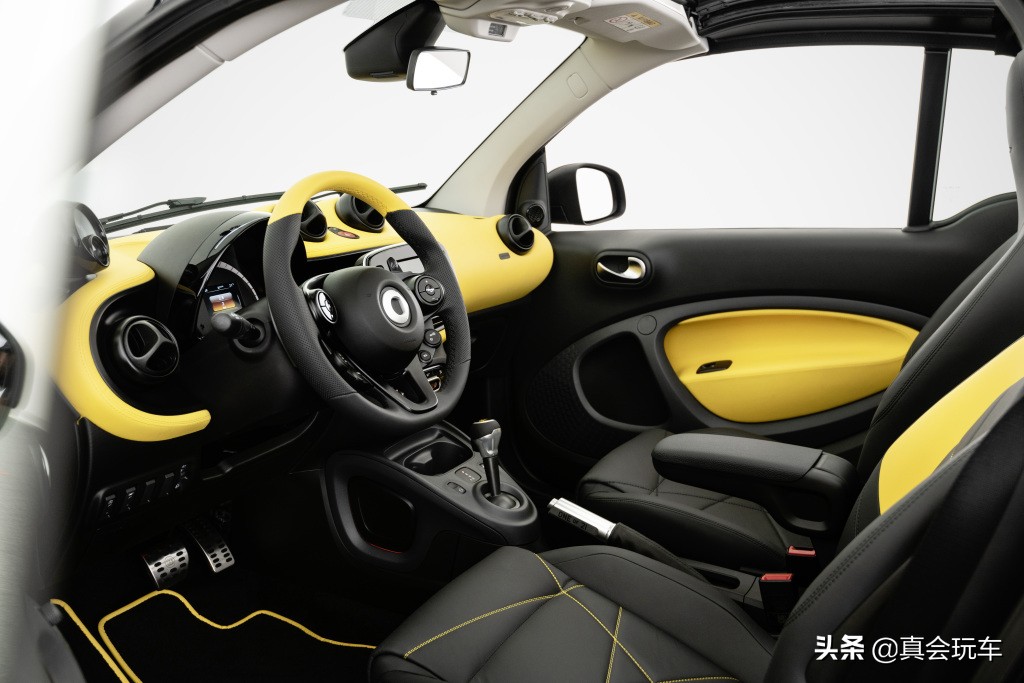 smart燃油版最新到店,最后一代燃油smart