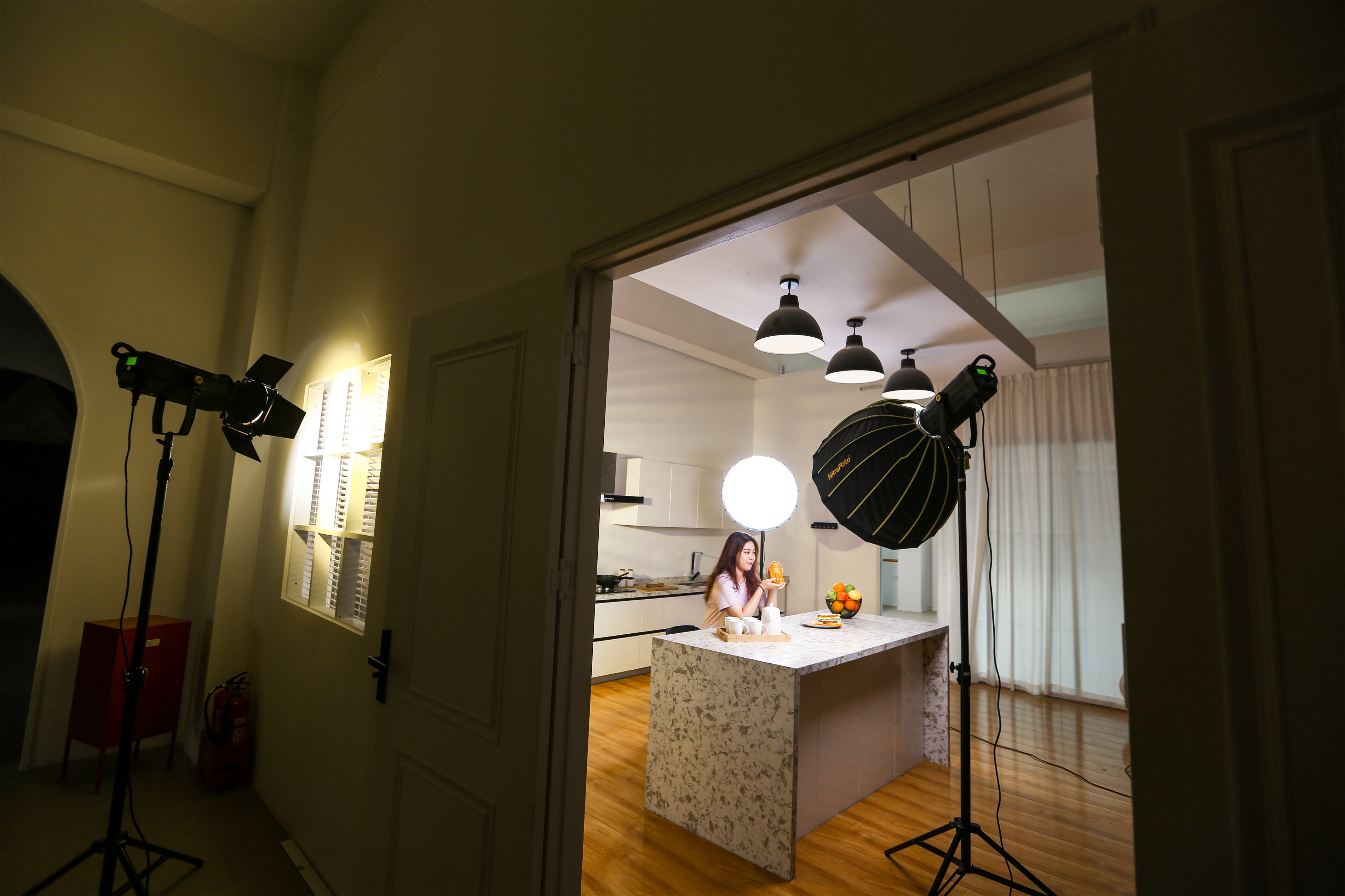 美食直播间布光教程,拍美食短视频需要什么样的灯光